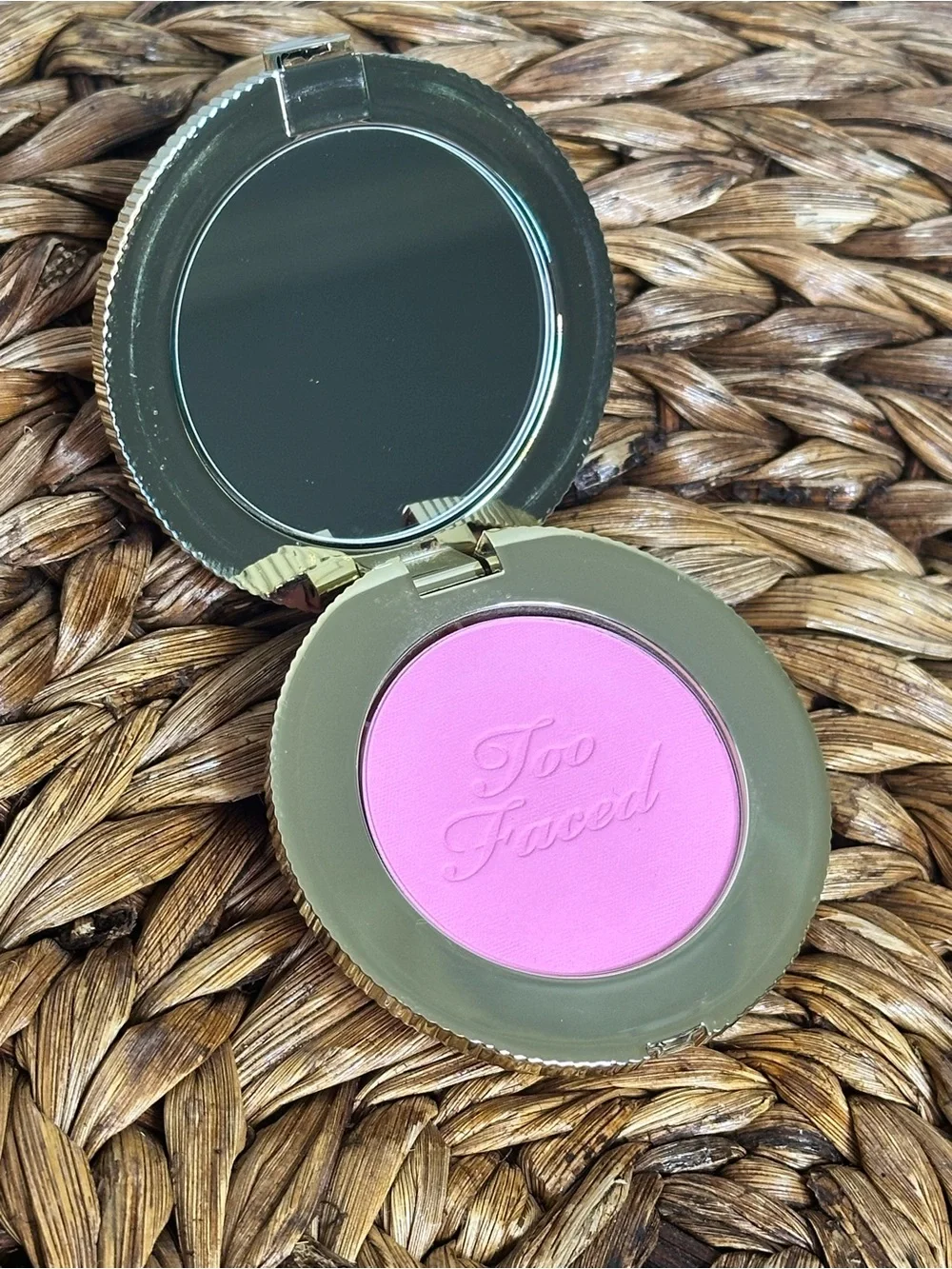New without box Too Faced Cloud Crush Blurring Powder Blush shade candy clouds